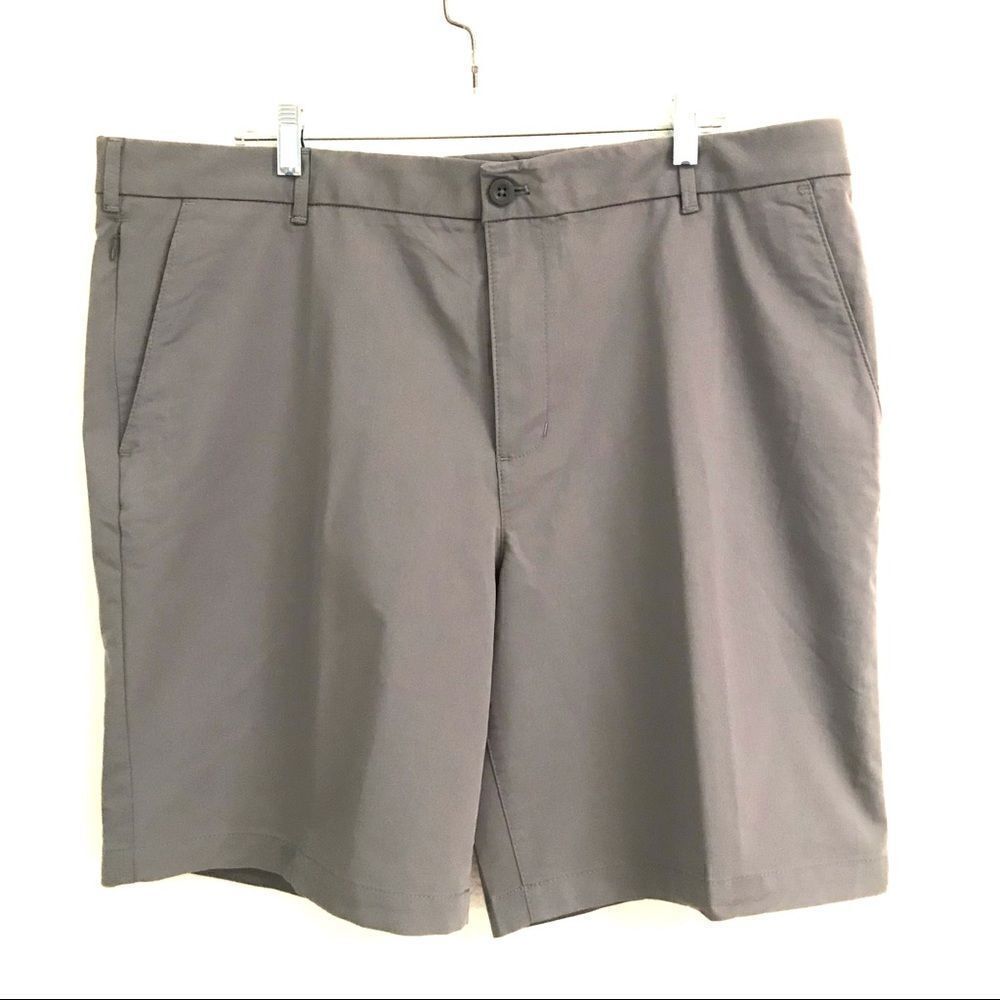 Izod flat front light gray shorts 40‎